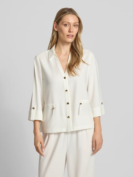 Frauenmodel trägt Regular Fit Kurzblazer mit Viskose-Anteil von s.Oliver BLACK LABEL, Optik: Unifarben, Material-Mix, Nahaufnahme Oberkörper