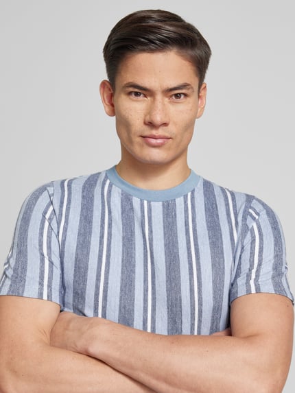 Lindbergh T-shirt o kroju relaxed fit ze wzorem w paski model ‘Towel striped’ Granatowy 3