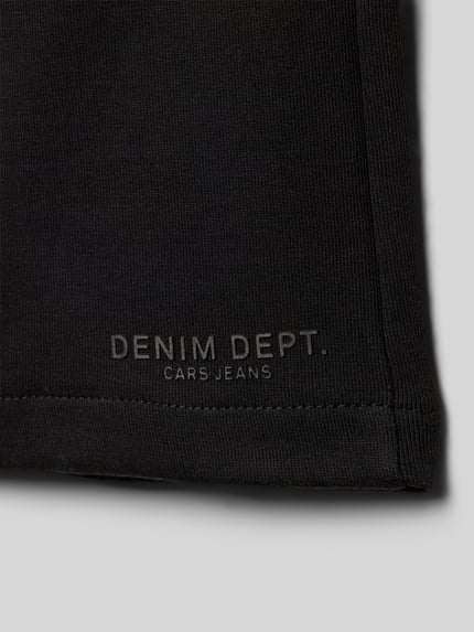 Productfoto, Bermudas met Eingrifftaschen Modell 'WALL' van CARS JEANS in zwart katoenmix, detail van zoom met subtiele textuur