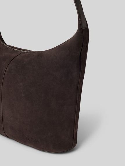 Produktfoto, Handtasche aus Leder mit verstellbarem Schulterriemen von COMMA, dunkelbraune natürliche skóra, matowa faktura, Główna przegroda z zamkiem błyskawicznym, przegródka wewnętrzna zapinana na zamek błyskawiczny, detal z logo, szerokość w rozmiarze 1: 41 cm, długość w rozmiarze 1: 37 cm, głębokość w rozmiarze 1: 14 cm, długość paska: 106 cm