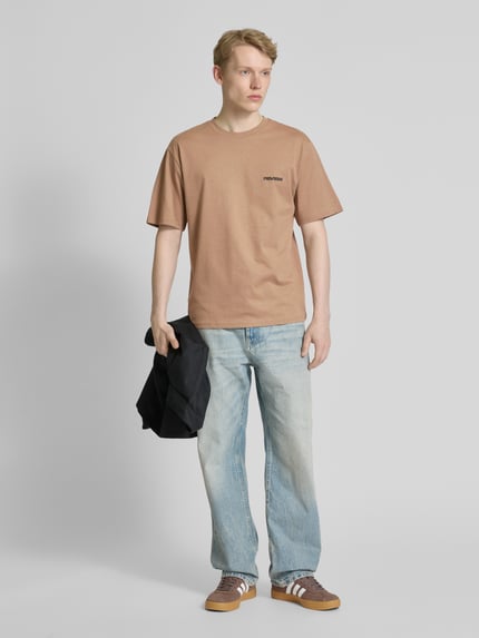REVIEW T-Shirt mit Rundhalsausschnitt Mud 1