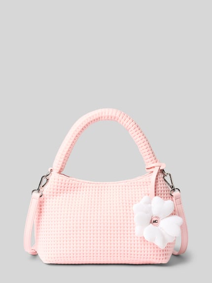 Produktfoto, Shoulder Bag in Strick-Optik von Marc Cain w kolorze jasnoróżowym z kwiatowym obszyciem, Główna przegroda z zamkiem błyskawicznym, odpinany pasek na ramię, Szerokość w rozmiarze 1: 22 cm, Długość w rozmiarze 1: 16 cm, Głębokość w rozmiarze 1: 14 cm, długość paska na ramię w rozmiarze 1: 120 cm, Imitacja dzianiny