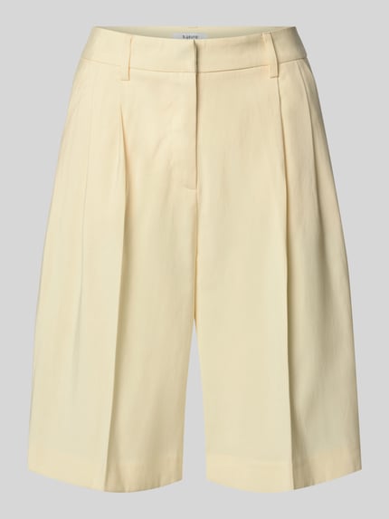 Produktfoto, Bermudas aus Viskose-Mix Modell 'ESSIE' von B.Young in Beige mit Bügelfalten, Regular-Fit, glatte Textur, Größe 36