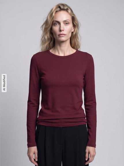 Vrouwenmodel draagt slim fit shirt met lange mouwen van puur katoen in bordeauxrood, s.Oliver RED LABEL Slim Fit Langarmshirt aus reiner Baumwolle, frontale volledige lichaamsopname, KI-modifiziertes Bild.