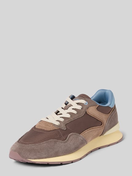 Productfoto, Sneaker aus Leder-Textil-Mix Modell 'City Retro' van HOFF, heren sneakers in mix van leer en textiel, afgeronde punt, vetersluiting, hakhoogte maat 44: 3 cm, schachthoogte maat 44: 11 cm, schachtbreedte maat 44: 6 cm, bruine en beige tinten met blauwe details, zachte suède textuur.