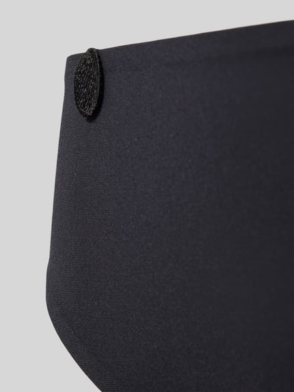 Productfoto, donkerblauwe Slip met Label-Detail model 'Rio' van Marie Jo, gladde stof met stretch, detailopname van materiaal en label