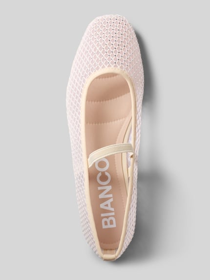 Produktfoto, ballerina's met riempje met mesh-look en met strass-steentjes, lichtroze, gladde zool, Ballerinas met Strasssteinbesatz und Riemchen van BIANCO, textiel, hakhoogte 1 cm, schachthoogte 7 cm, schachtbreedte 5 cm