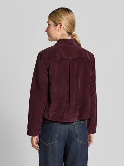 Vrouwenmodel draagt Regular fit hemdoverhemd van pure katoen model 'VEGA' van Brax in donker bordeauxrood, Dames, rugaanzicht