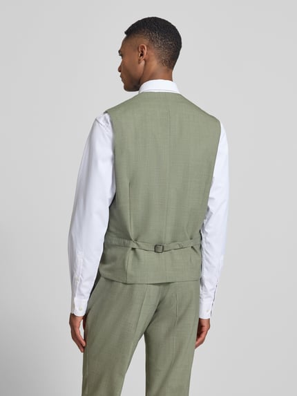 Männermodel trägt Weste aus Schurwoll-Mix von CG - Club of Gents in Hellgrün, feine Textur, Rückenlänge 63 cm, Ganzkörperansicht Rückansicht. Herren, Schurwoll-Elasthan-Mix, Slim-Fit, Durchgehende Knopfleiste, V-Ausschnitt, Brust- und Leistentaschen.
