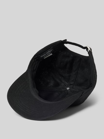 Produktfoto, Basecap aus reinem Leinen von Marc O'Polo in Schwarz, unifarben mit Logo-Stitching, verstärktem Schirm und verstellbarem Riegel.