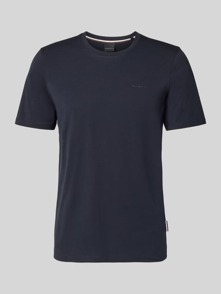 Produktfoto, T-Shirt mit Label-Detail von bugatti, Herren T-Shirt aus Reine Baumwolle, Gerader-Schnitt, Rundhalsausschnitt, Rückenlänge 70 cm bei Größe M, dunkelblaues glattes Material