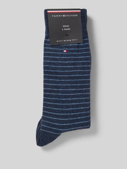 Produktfoto, Socken im 2er-Pack von Tommy Hilfiger aus Baumwollmischung mit Stretch-Anteil, elastischer Bund, Logo-Stickerei, dunkelblau mit feinen Streifen, verstärkte Belastungszonen