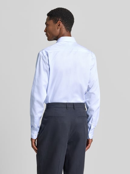Tiger of Sweden Slim Fit Freizeithemd mit Kentkragen Modell 'Adley' Hellblau 5