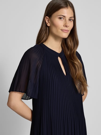 COMMA Knielanges Kleid mit Plisseefalten Marine 3