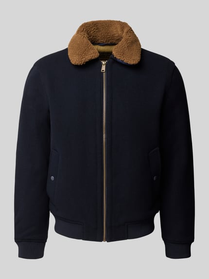 Productfoto, Jacke mit Umlegekragen und Reißverschluss van JACK & JONES Premium, donkerblauw met bruine kraag, regular fit, materiaalmix met wol, zichtbare ritssluiting en zakken, context: ruglengte 65 cm, schouderbreedte 49 cm, borstwijdte 60 cm, mouwlengte 66 cm