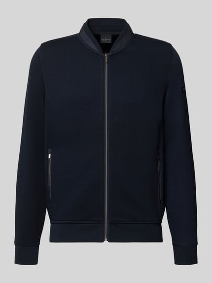 Produktfoto, bluza rozpinana z mieszanki bawełny o kroju regular fit z fakturowanym wzorem, stójką, zamkiem błyskawicznym i kieszeniami zapinanymi na zamek błyskawiczny, długość tyłu w rozmiarze M: 58 cm, długość rękawów w rozmiarze M: 67 cm, Sweatjacke mit Reißverschluss von bugatti