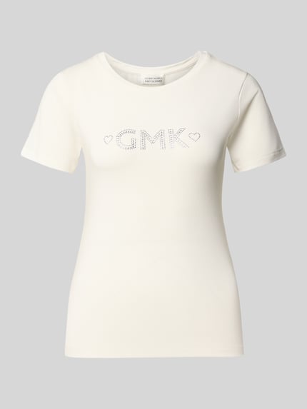 Produktfoto, damski t-shirt z mieszanki materiałów z dodatkiem streczu, krój slim fit, obszycie ozdobnymi kamieniami, okrągły dekolt, długość tyłu w rozmiarze 36: 59 cm, model 'Shelly' od GUIDO MARIA KRETSCHMER WOMAN, kolor kremowy