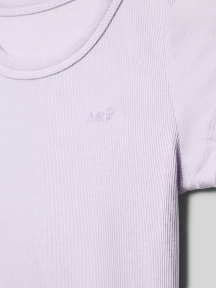 Produktfoto, Regular Fit T-Shirt mit Logo-Stitching von Abercrombie&Fitch aus elastischem Baumwoll-Mix, Strukturmuster, Rundhalsausschnitt, Detailaufnahme