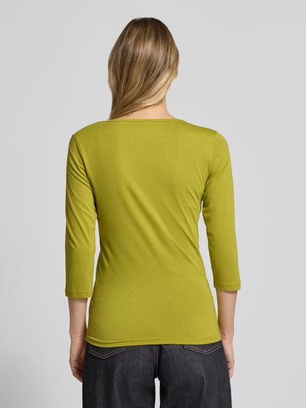 Männermodel trägt T-Shirt mit 3/4-Arm Modell 'Pylle' von Soyaconcept, mieszanka bawełny z dodatkiem streczu, krój slim fit, okrągły dekolt, długość tyłu w rozmiarze S: 61 cm, Ganzkörperansicht Rückansicht