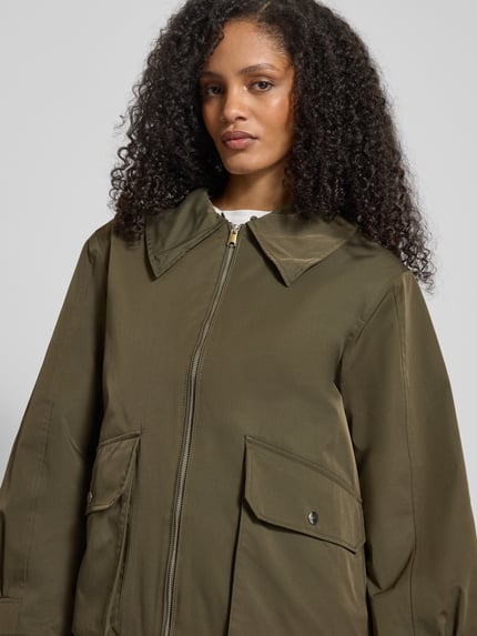 VERO MODA Regular Fit Bomberjacke mit abnehmbarem Kunstfellkragen Modell 'SEOUL' Oliv 3