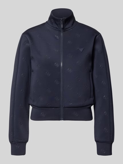 Produktfoto, granatowa Sweatjacke mit Logo-Muster Modell 'CALISTA' od Guess Activewear, materiał z domieszką stretchu, krój regular fit, stójka, zamek, kieszenie wpuszczane