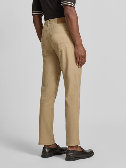 Christian Berg Men Jeansy o kroju slim fit w 5 kieszeni Camel 5