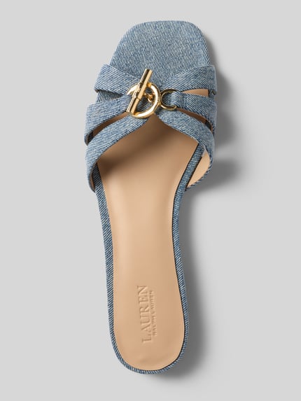Productfoto, Slides uit denim model 'BLAIKE' van Lauren Ralph Lauren, vierkante punt van de schoen, recht, blokhak, metalen logo-applicatie, comfortmodel/open, licht gestructureerde zool, echt leer, denimlook, blauw en goudkleurig