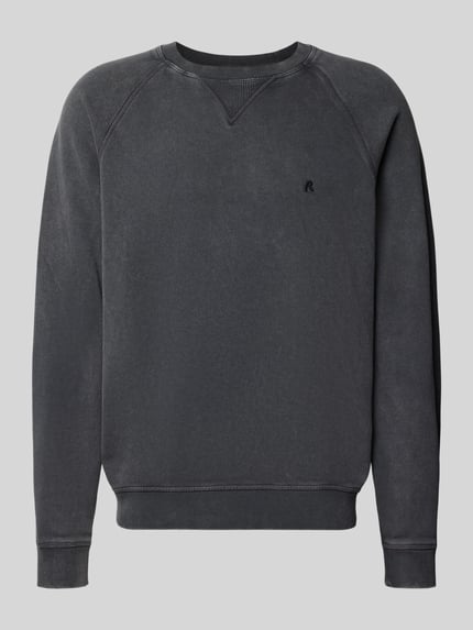 Produktfoto, Regular Fit Sweatshirt aus reiner Baumwolle Modell 'Plush' von Replay in dunklem Grau, Rundhalsausschnitt, elastische Abschlüsse, Vorderansicht, Herren Sweatshirt, Rückenlänge 66 cm, Ärmellänge 63 cm