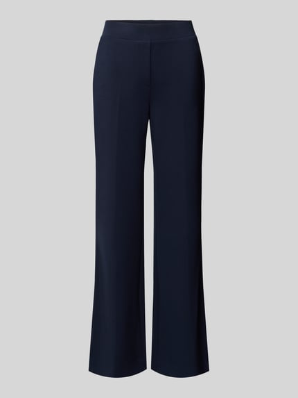 Produktfoto, Flared Cut Hose mit elastischem Bund von Christian Berg Woman, dunkelblau, material-Mix mit Viskose-Anteil, dezente Gesäßtaschen, gerade geschnittene Beine, glatte Textur, vor neutralgrauem Hintergrund