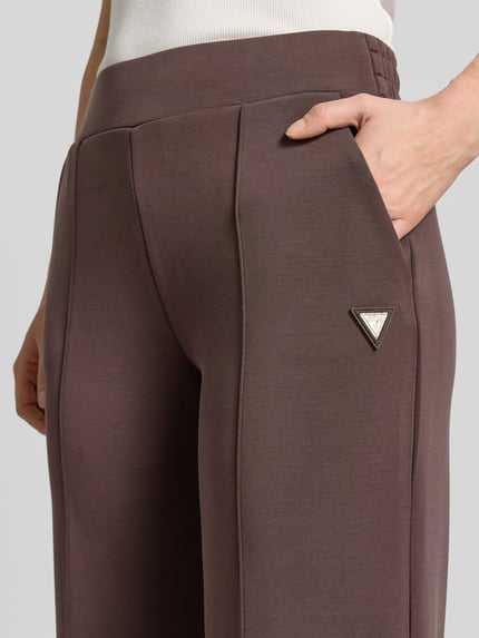 GUESS Activewear Straight fit stoffen broek met modal-aandeel model 'Olympe' Chocoladebruin - 3