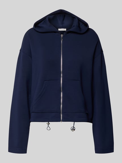 Produktfoto, Regular Fit Sweatjacke mit Kapuze Modell 'Marcella' von Christian Berg Woman in Dunkelblau, Elastischer-Material-Mix mit Baumwoll-Modal-Anteil, geteilte Kängurutasche, Bund mit Tunnelzug.