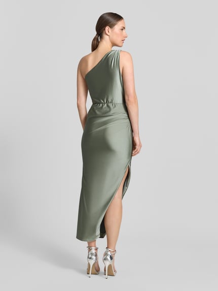 Frauenmodel trägt Cocktailkleid im One-Shoulder-Look von Swing aus Material-Mix mit Stretch-Anteil, figurbetonter Schnitt, Midikleid, dezente Raffung, glatte Textur, Rückenlänge 122 cm bei Größe 36, ganzkörperansicht Rückansicht.