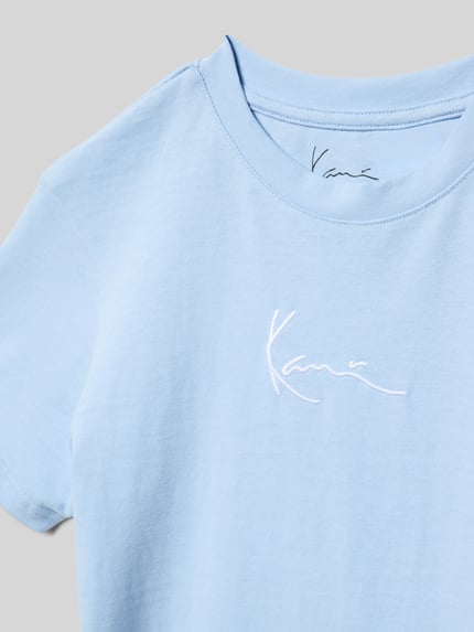 Productfoto, T-shirt met Logo-Stitching en ronde hals van KARL KANI voor kinderen, puur katoen, recht model, ruglengte bij maat 134: 56 cm, lichtblauw met zachte textuur