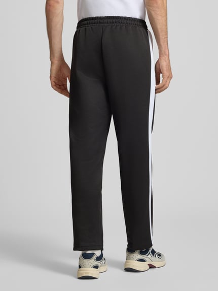 PUMA Performance Relaxed Fit Jogginghose mit Baumwoll-Anteil Modell 'T7 ALWAYS ON' Black 5