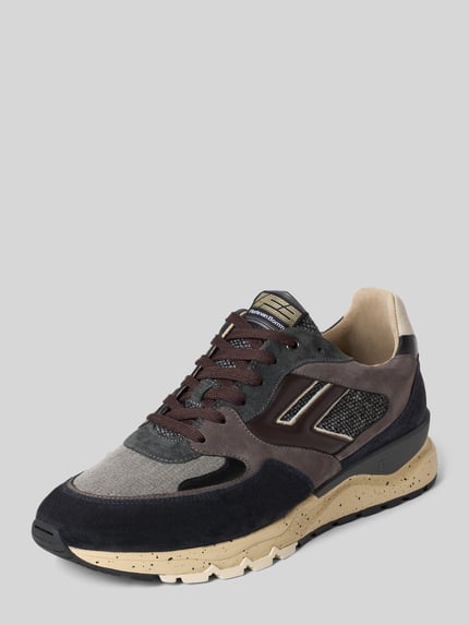 Produktfoto, Sneaker aus Leder-Mix Modell 'De Treener' von Floris van Bommel in Braun, Schwarz und Beige, abgerundete Passform, profilierte Sohle, Logo-Patch, strukturierte Texturen, Absatzhöhe 5 cm, Schafthöhe 8 cm, Schaftweite 10 cm