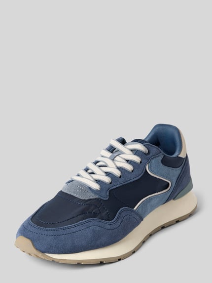 Produktfoto, Sneaker mit Logo-Prägung Modell 'City' von HOFF in Blau mit Schnürverschluss, profilierter Sohle, runden Formen und Textilstruktur, Absatzhöhe 3 cm, Schafthöhe 9 cm, Schaftweite 6 cm