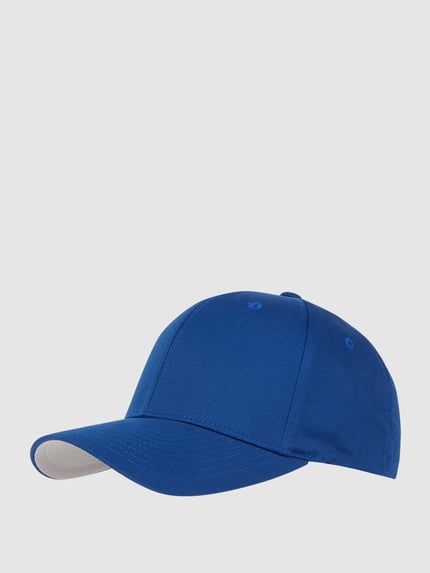 Produktfoto, blaue Herren Cap mit verstärktem Schirm, Modell 'Wooly Combed' von Flex Fit, Material-Mix mit Baumwoll-Anteil.