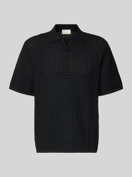 Produktfoto, Regular Fit Poloshirt mit V-Ausschnitt von Jack & Jones, czarna koszulka polo z bawełny, krój regular fit, długość tyłu 67 cm, strukturalna dzianina