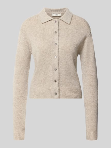 Produktfoto, Strickjacke aus Kaschmir-Mix mit Lanawoll-Anteil Modell 'Gina' von 0039 Italy in Beige, gerippte Abschlüsse, Umlegekragen, regelmäßiger Schnitt