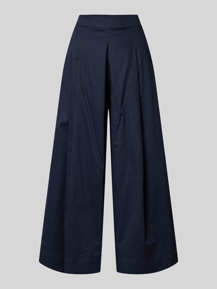 Produktfoto, Wide Fit Stoffhose mit Bundfalten von Christian Berg Woman in Dunkelblau aus Reine Baumwolle, verkürzte Passform, strukturierte Oberfläche