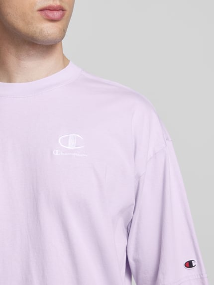 Champion T-shirt o kroju relaxed fit z wyhaftowanym logo Jasnofioletowy 3