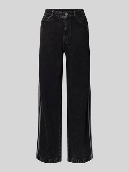 Produktfoto, Loose Fit Jeans aus reiner Baumwolle von adidas Originals in schwarzer Denim-Optik mit Kontraststreifen, 5-Pocket-Design und Label Patch.