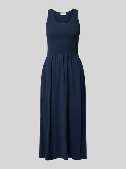 Productfoto, donkerblauw A-lijn tricotjurk uit viscosemix model 'CALIBRI' van Weekend Max Mara voor dames