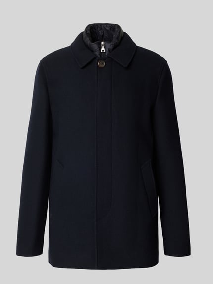 Produktfoto, Jacke im 2-in-1-Look von Geox in Dunkelblau, Regular Fit, Umlegekragen, verdeckter Reißverschluss, Eingrifftaschen, glatte Textur