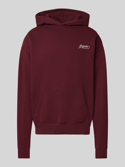 Produktfoto, Regular Fit Hoodie aus Baumwoll-Mix von PEGADOR in Dunkelrot mit Kängurutasche, Strass-Logo und gerippten Abschlüssen