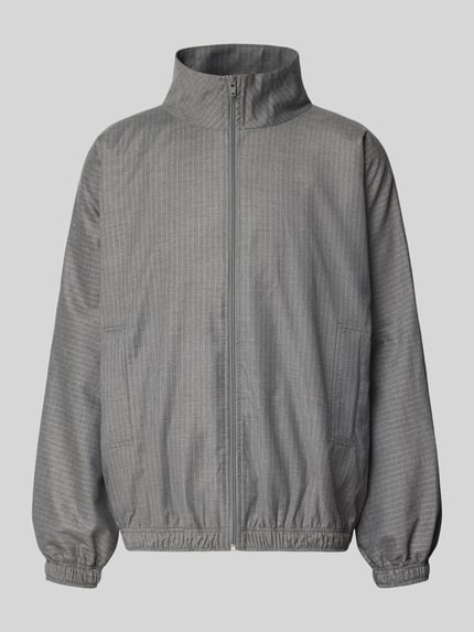 Produktfoto, Blouson YROWAY mit elastischem Bund von AMERICAN VINTAGE in Grau, feines Webstruktur-Muster, seitliche Eingrifftaschen, Webware