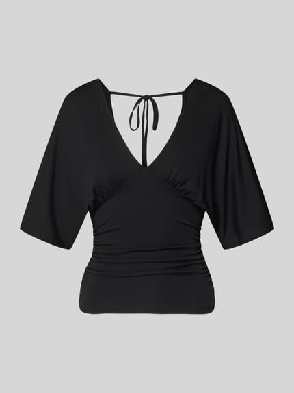 Produktfoto, Bluse aus Viskose-Mix mit V-Ausschnitt von Gina Tricot, schwarze Farbe, taillierte pasvorm, halflange mouwen, gladde textuur