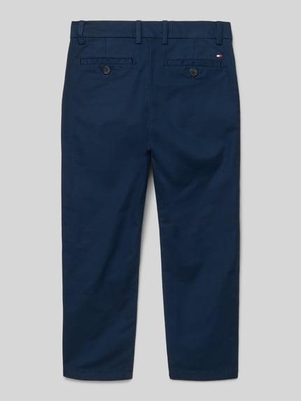 Produktfoto, dunkelblaue Regular Fit Chino aus Baumwoll-Mix von Tommy Hilfiger Kids mit Logo-Stitching, Gürtelschlaufen, Twill-Struktur und Gesäßtaschen