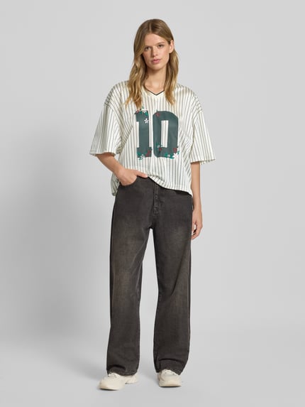 REVIEW Relaxed Fit T-Shirt mit V-Ausschnitt Offwhite 1
