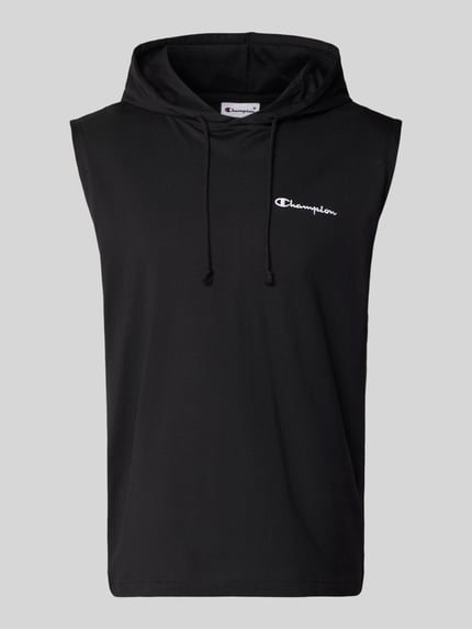 Produktfoto, schwarzer Hoodie mit Label-Stitching von CHAMPION aus reiner Baumwolle, Regular Fit, Kapuze mit Tunnelzug, Vorderansicht